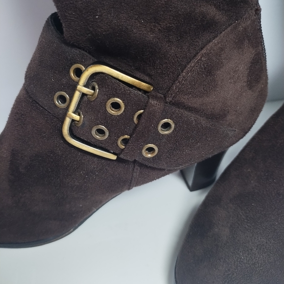 Boots - Picture 5 of 7